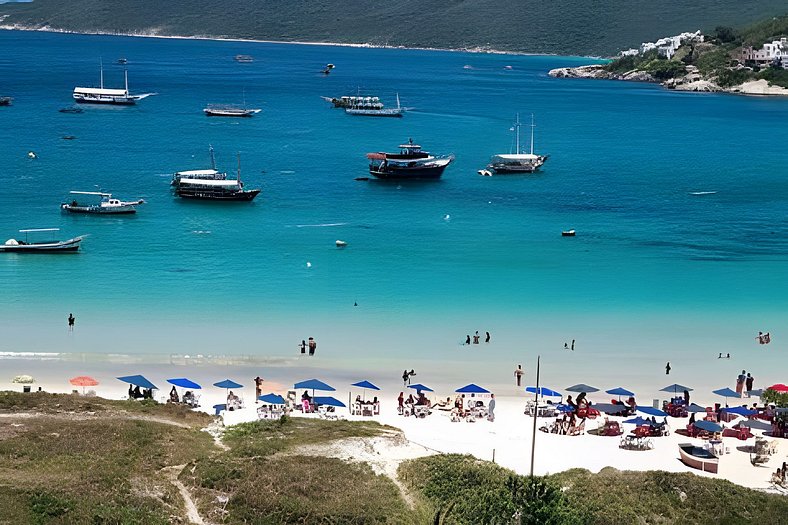 403 Apto em condomínio frente ao mar, com vista.