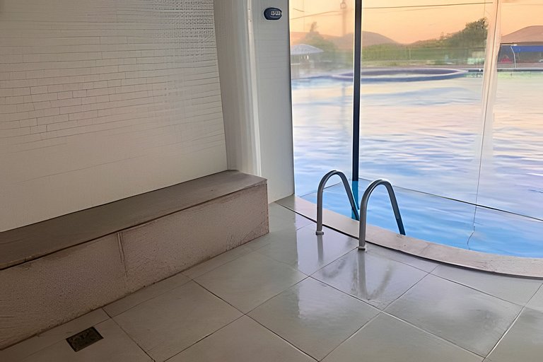 408 Apartamento em prédio com piscina, vista,sauna